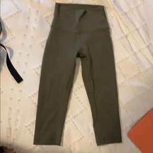 Lululemon olive green Capri leggings